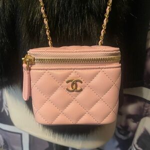 💕💝Chanel Mini Pink Quilted Bag with Gold Accents